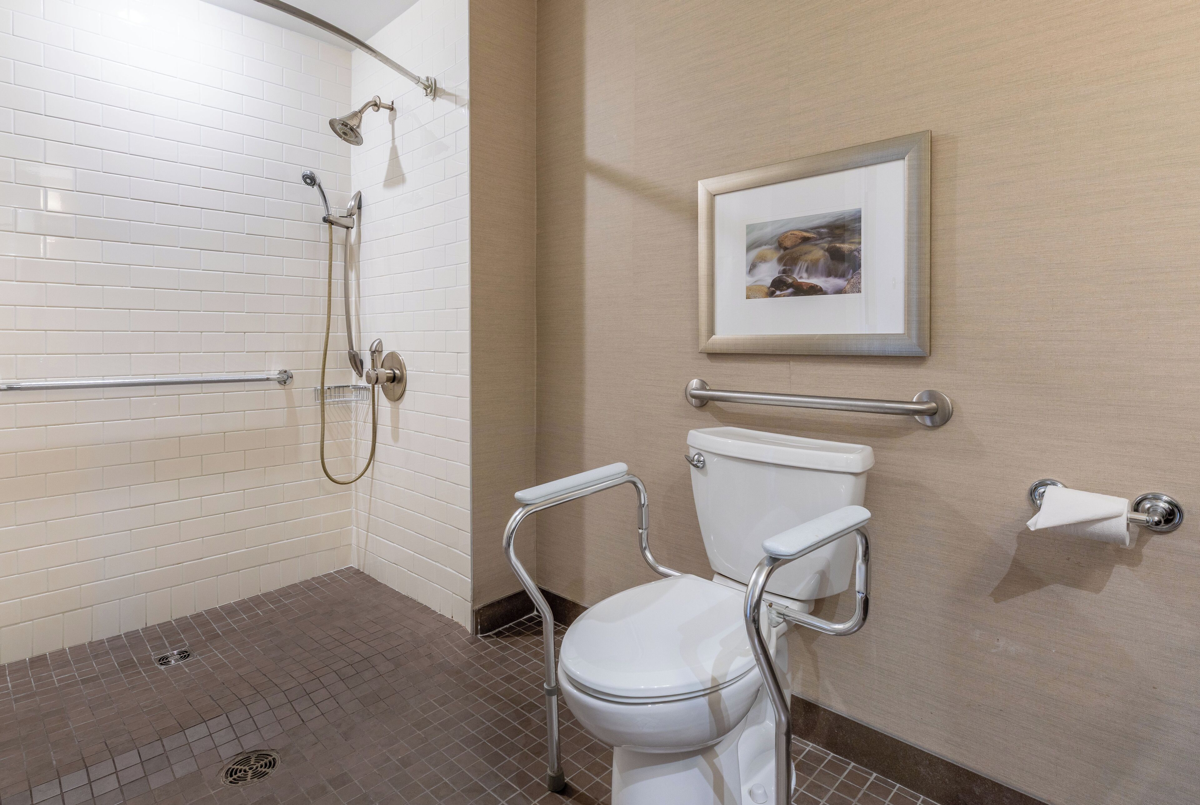 Standard Room, 1 Queen Bed, Non Smoking, Harbour View | Bathroom