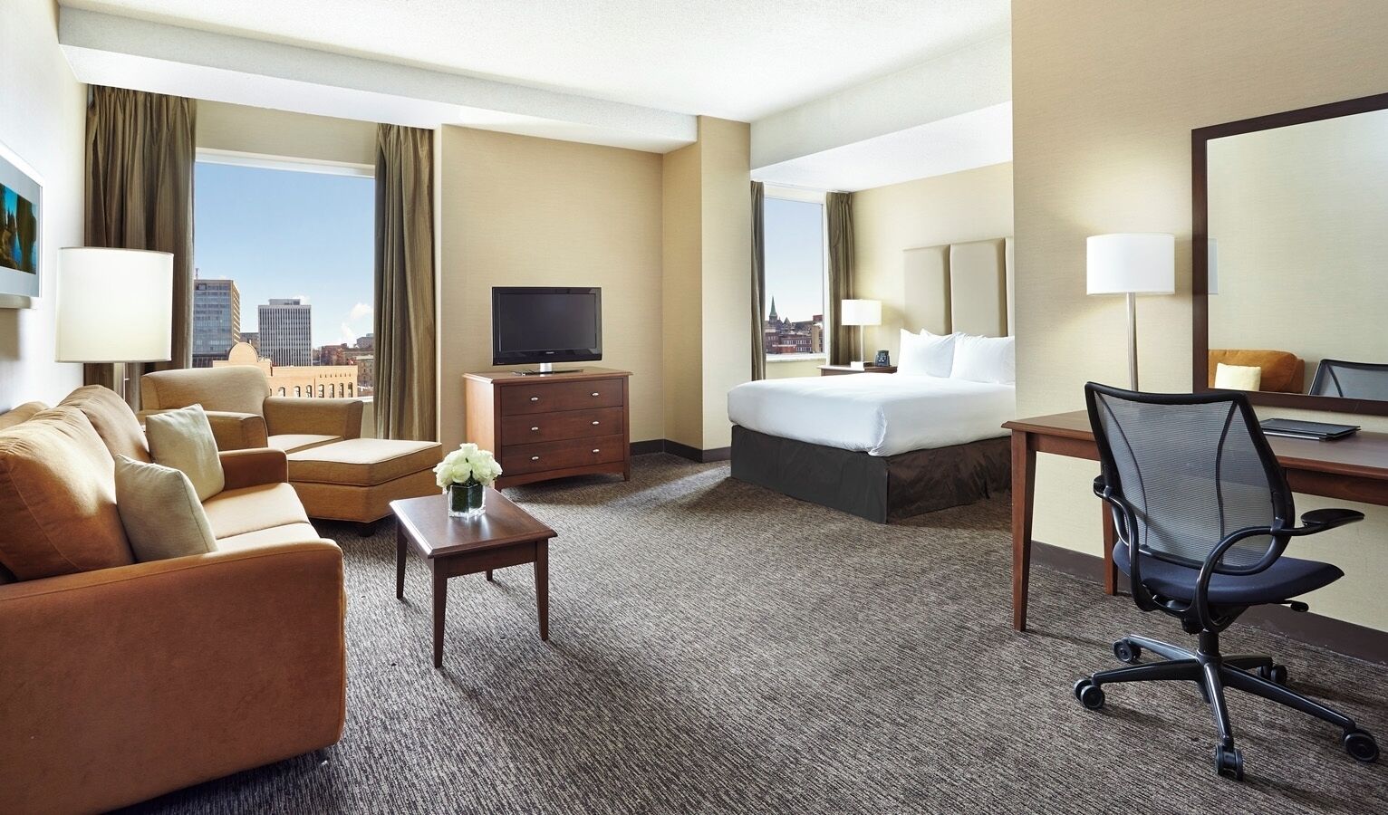 Habitació urbana, 1 llit de matrimoni | Roba de llit d'alta qualitat, caixa forta a l'habitació i escriptori 