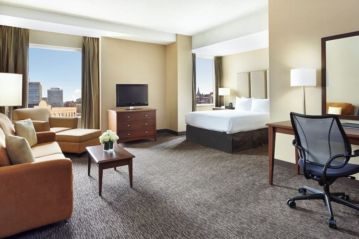 Habitació urbana, 1 llit de matrimoni | Roba de llit d'alta qualitat, caixa forta a l'habitació i escriptori