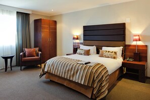 Standard Room, 1 Queen Bed