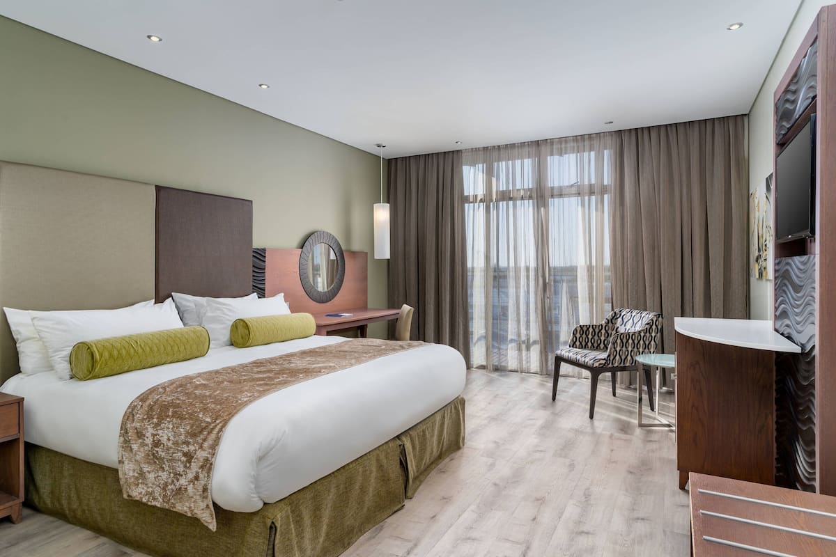 Ropa de cama de alta calidad, colchones Select Comfort y minibar