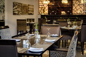 Breakfast, lunch and dinner served  - Protea Hotel by Marriott Upington (Upington)