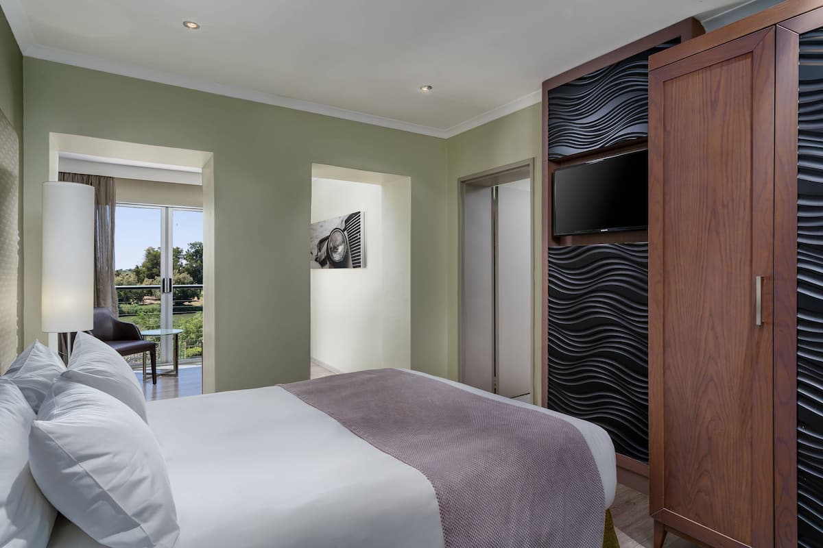 Room, 1 Katil Ratu (Queen), River View (River View) | Peralatan tempat tidur premium, katil Select Comfort, bar mini 