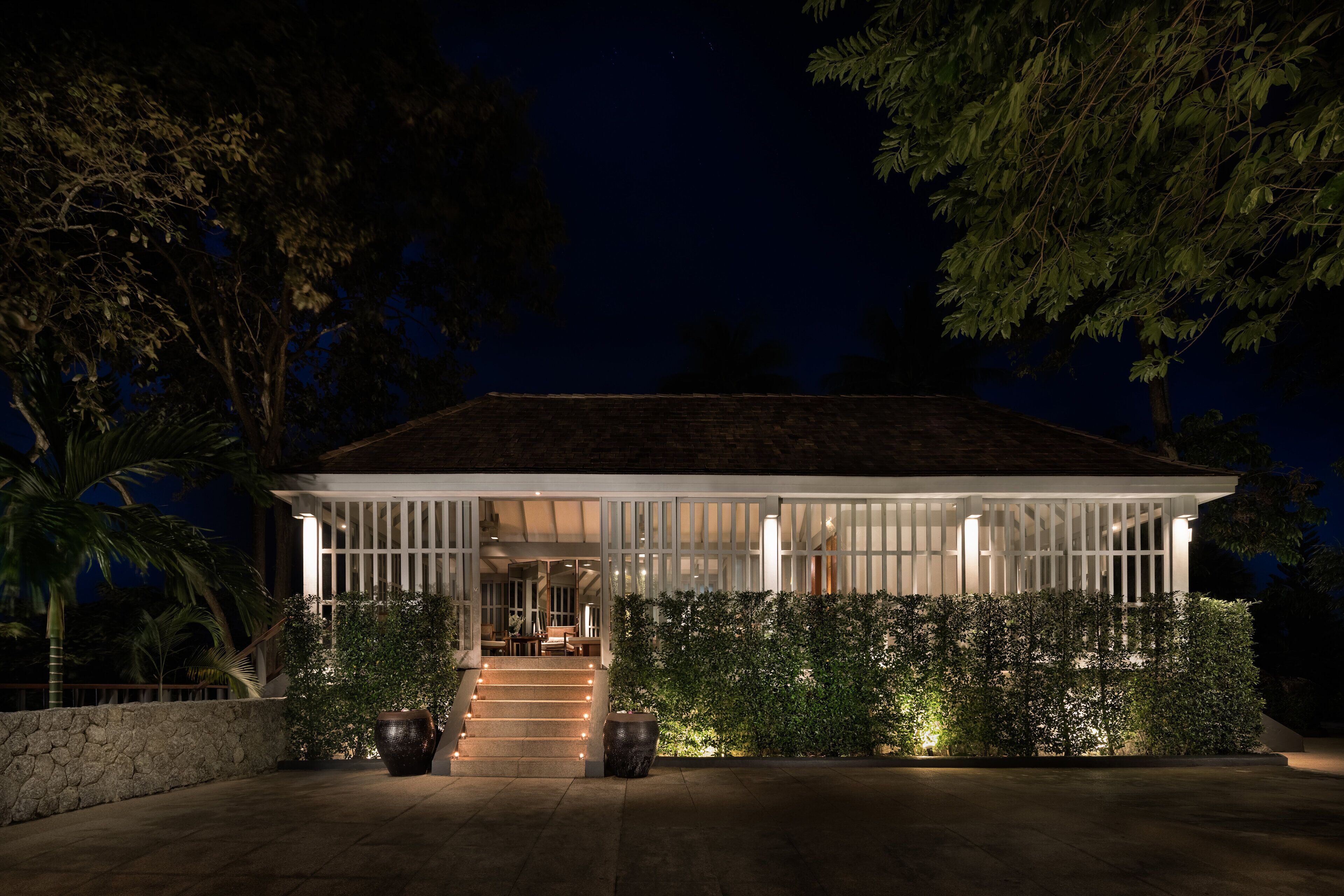 couples treatment room(s), aromatherapy, hot stone massages