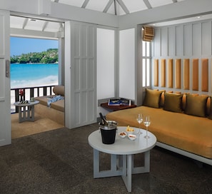 Beach Deluxe Suite | 1 間臥室、高級寢具、迷你吧、客房內保險箱