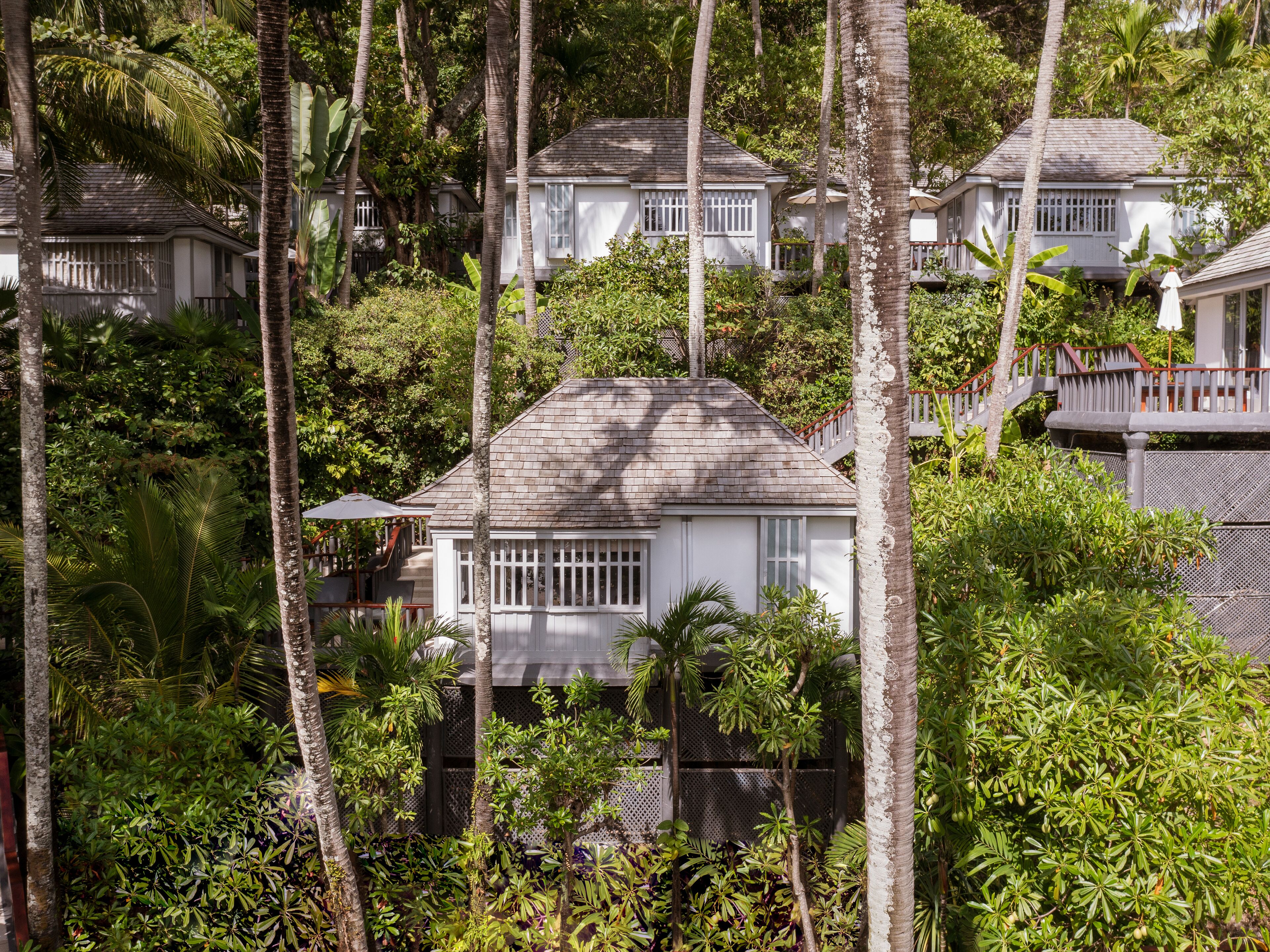 1 br  hillside cottage | garden view