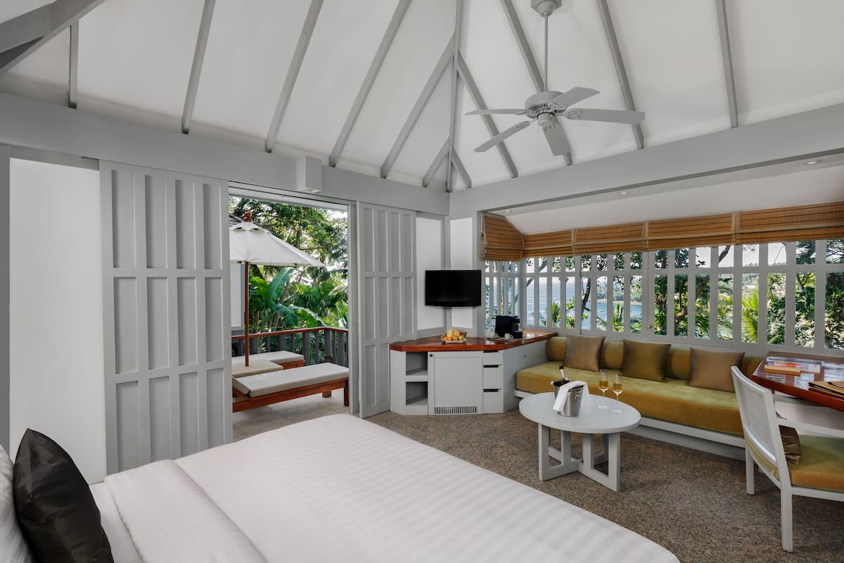 1 bedroom, premium bedding, minibar, in-room safe