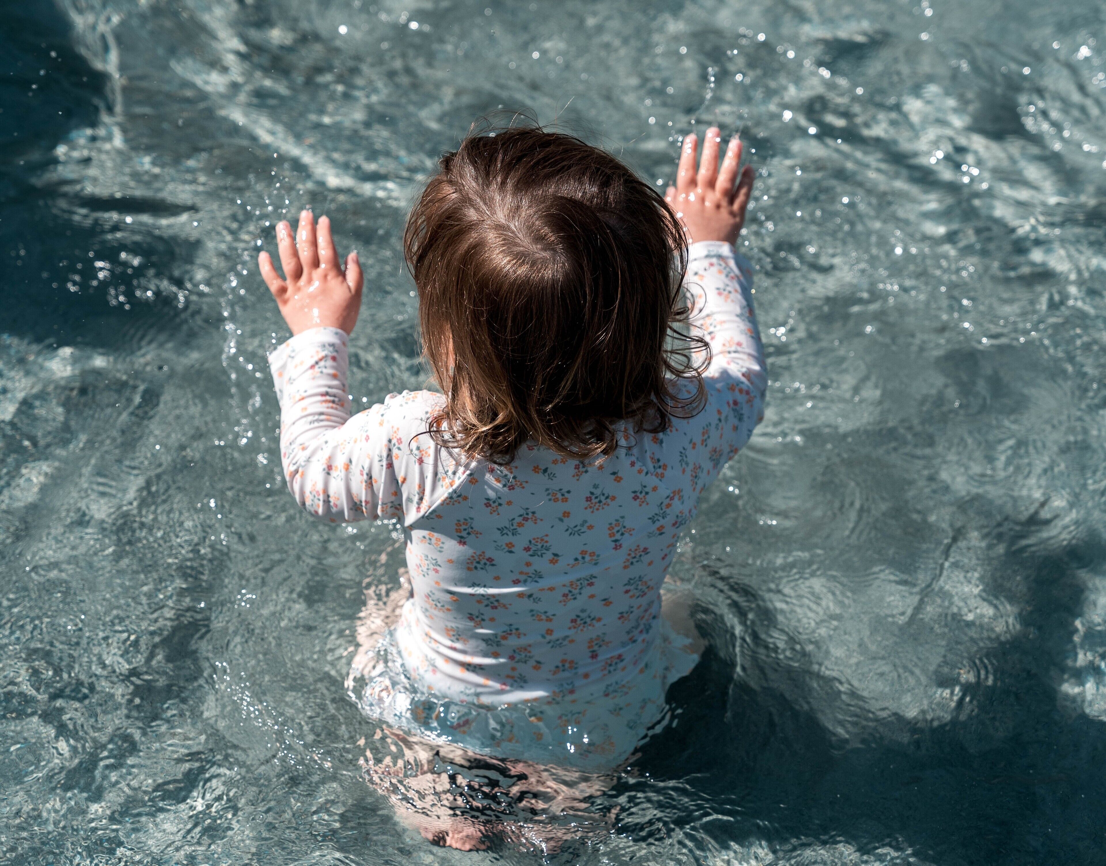 seasonal outdoor pool, pool umbrellas