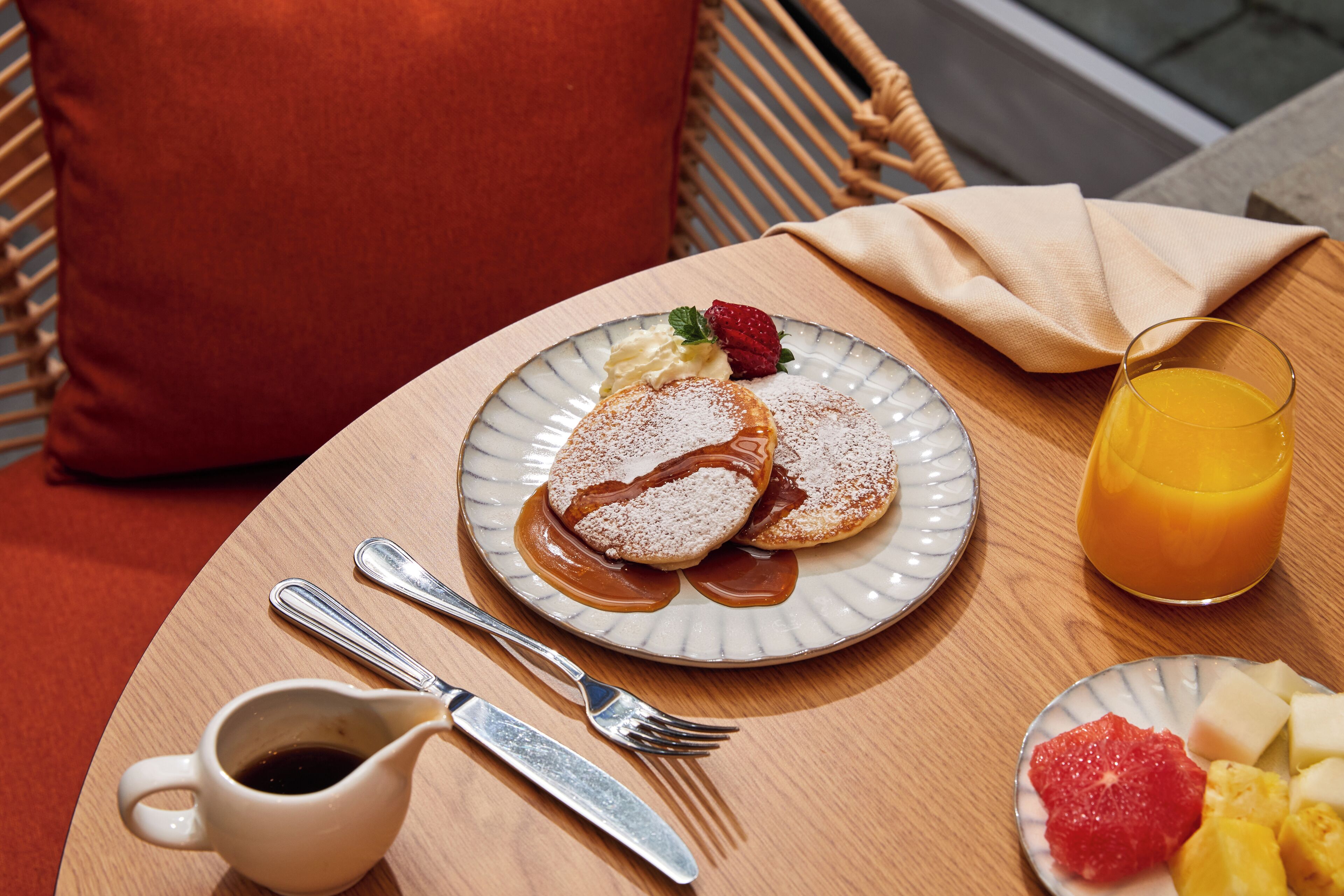 daily continental breakfast (eur 19 per person)