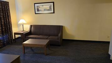 Suite Deluks | Area keluarga | TV layar datar