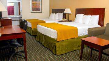 Habitación básica doble, 2 camas Queen size, para no fumadores | Escritorio, insonorización, tabla de planchar con plancha y internet