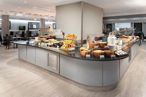 Daily buffet breakfast for a fee