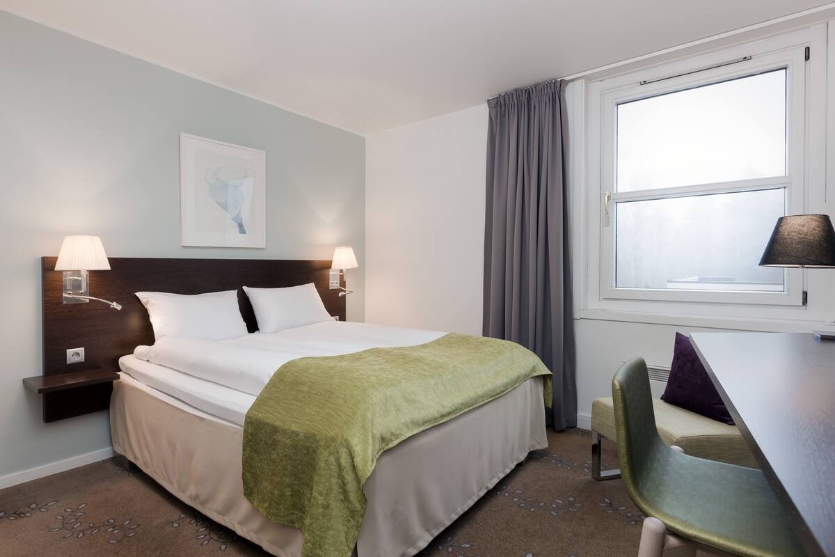 Double Room (Compact) | Hypo-allergenic bedding available, desk, iron/ironing board (on request)