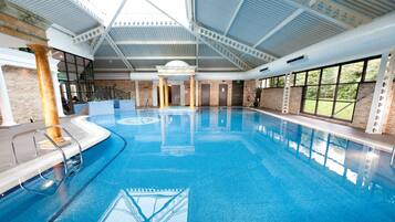 Indoor pool, pool loungers