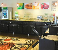 包含每日自助早餐