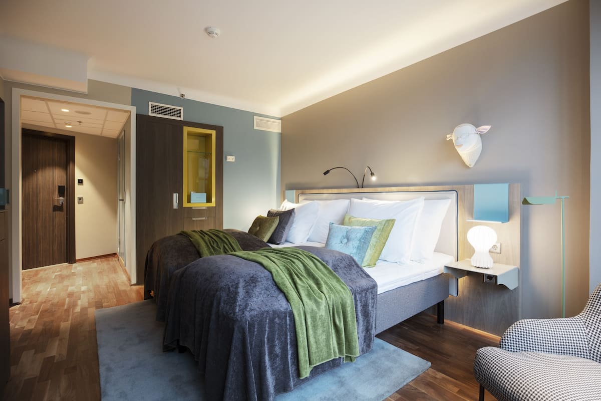 Premium bedding, minibar, in-room safe, laptop workspace