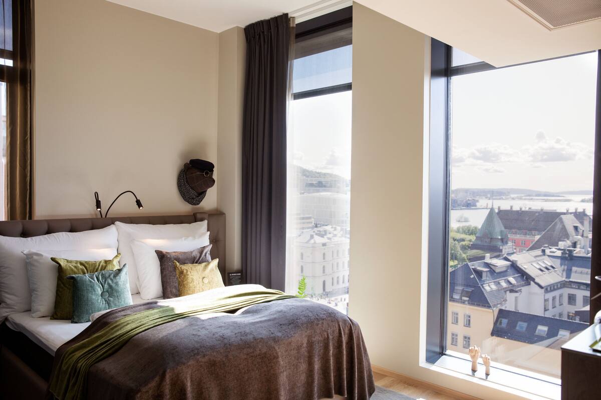 Standard Double Room, City View | Premium bedding, minibar, in-room safe, laptop workspace