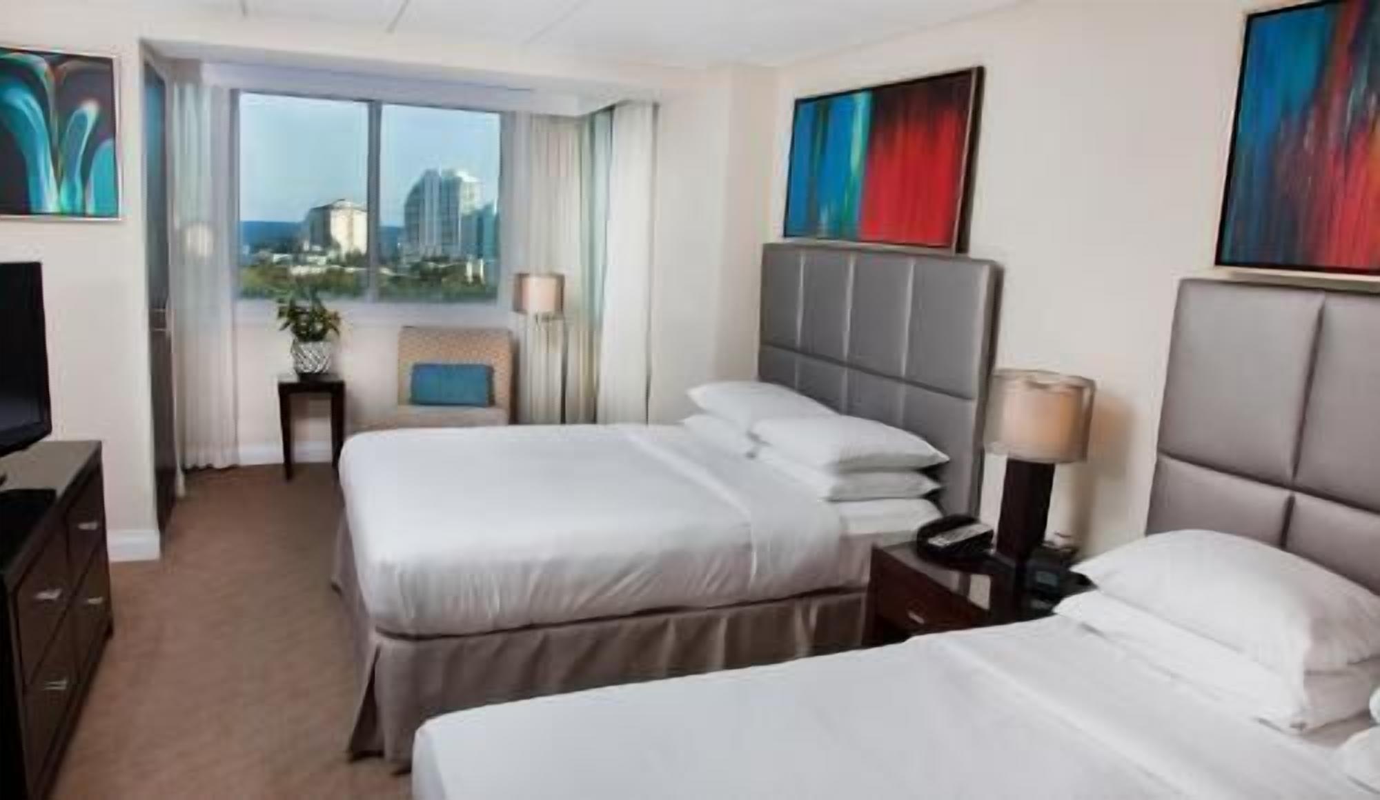 Premium bedding, in-room safe, desk, iron/ironing board