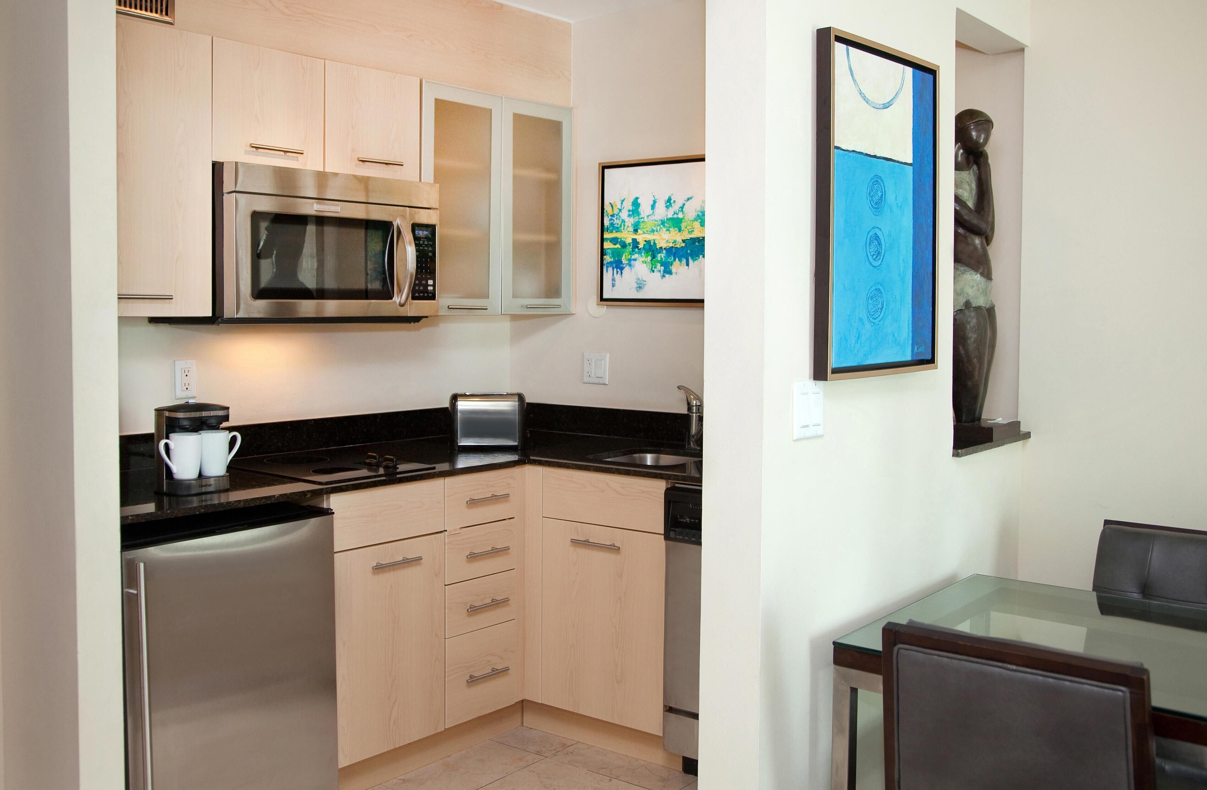 Fridge, microwave, stovetop, dishwasher