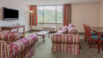 Svit - 1 kingsize-säng | Sängtillbehör av högsta kvalitet och värdeförvaringsskåp på rummet