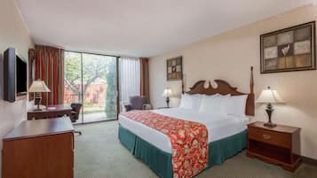 Premium bedding, in-room safe, desk, laptop workspace