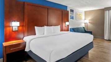 Standard Room, 1 King Bed, Non Smoking | Room amenity
