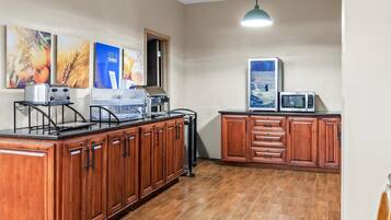 Free daily continental breakfast