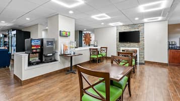 Free daily continental breakfast
