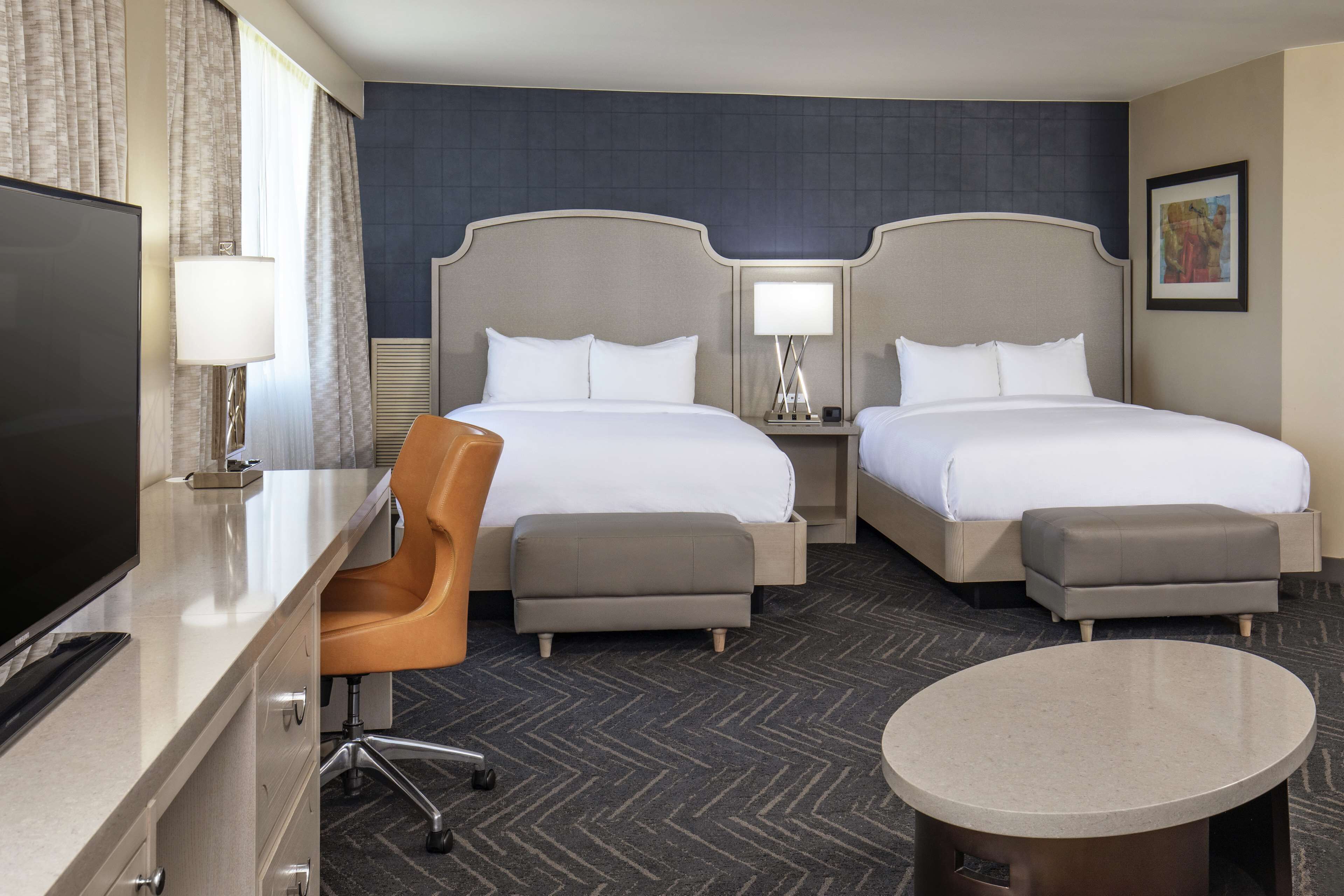 Premium bedding, in-room safe, desk, laptop workspace