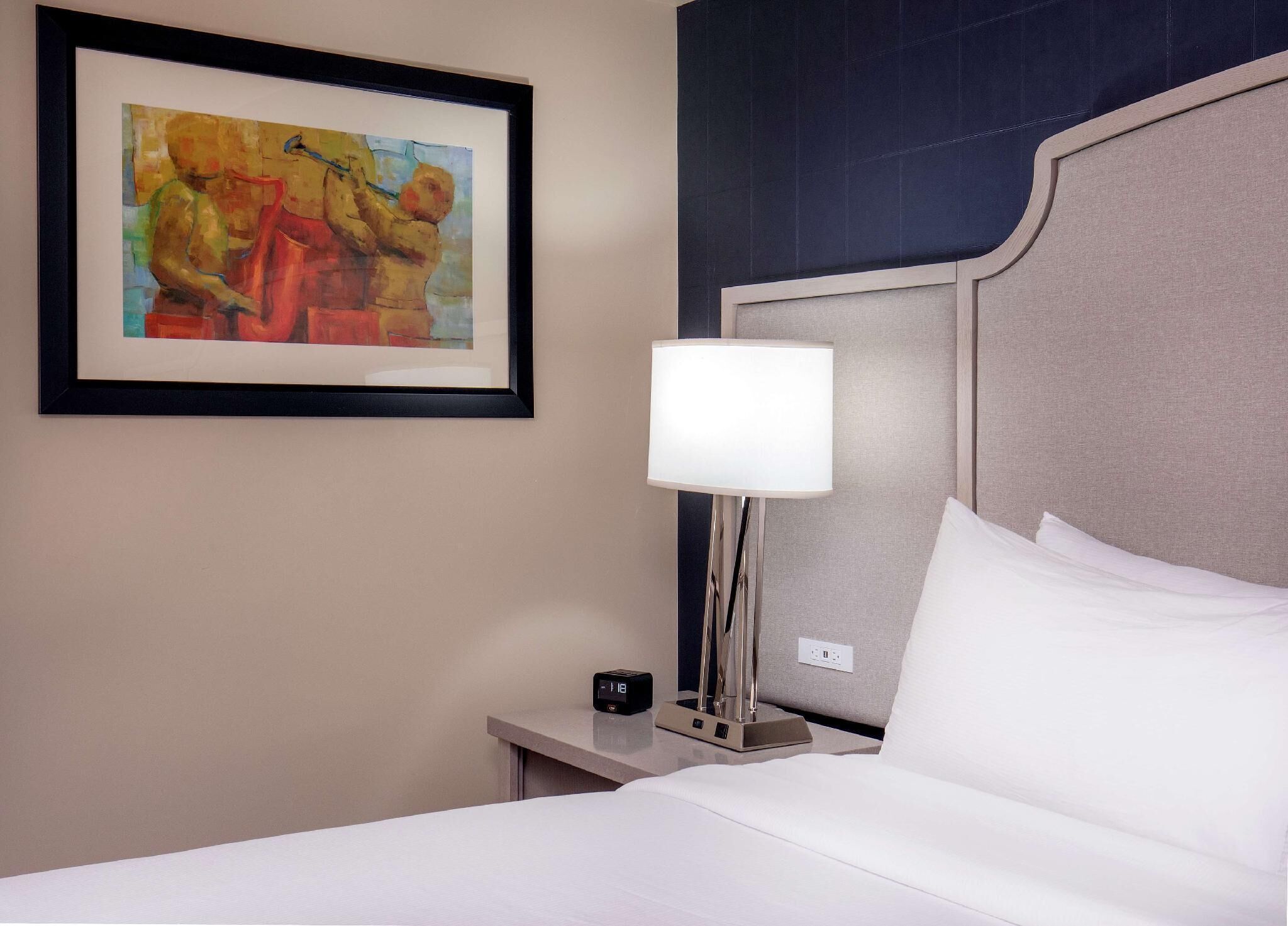 Premium bedding, in-room safe, desk, laptop workspace