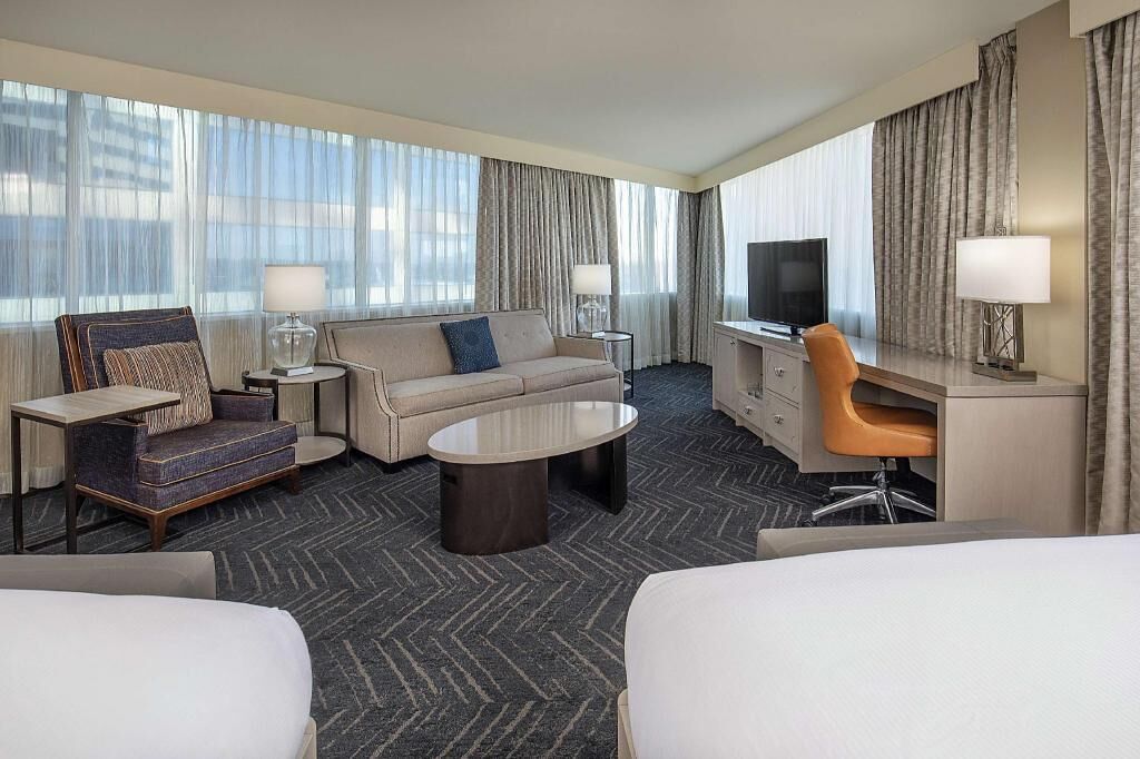 Premium bedding, in-room safe, desk, laptop workspace