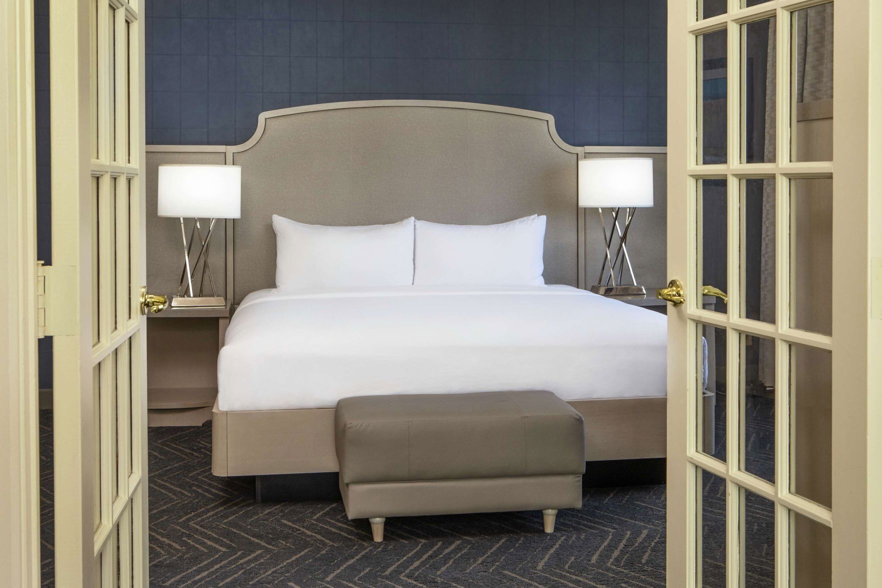 Premium bedding, in-room safe, desk, laptop workspace