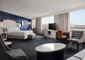 Junior Suite, 1 King Bed, City View | 1 bedroom, premium bedding, in-room safe, desk