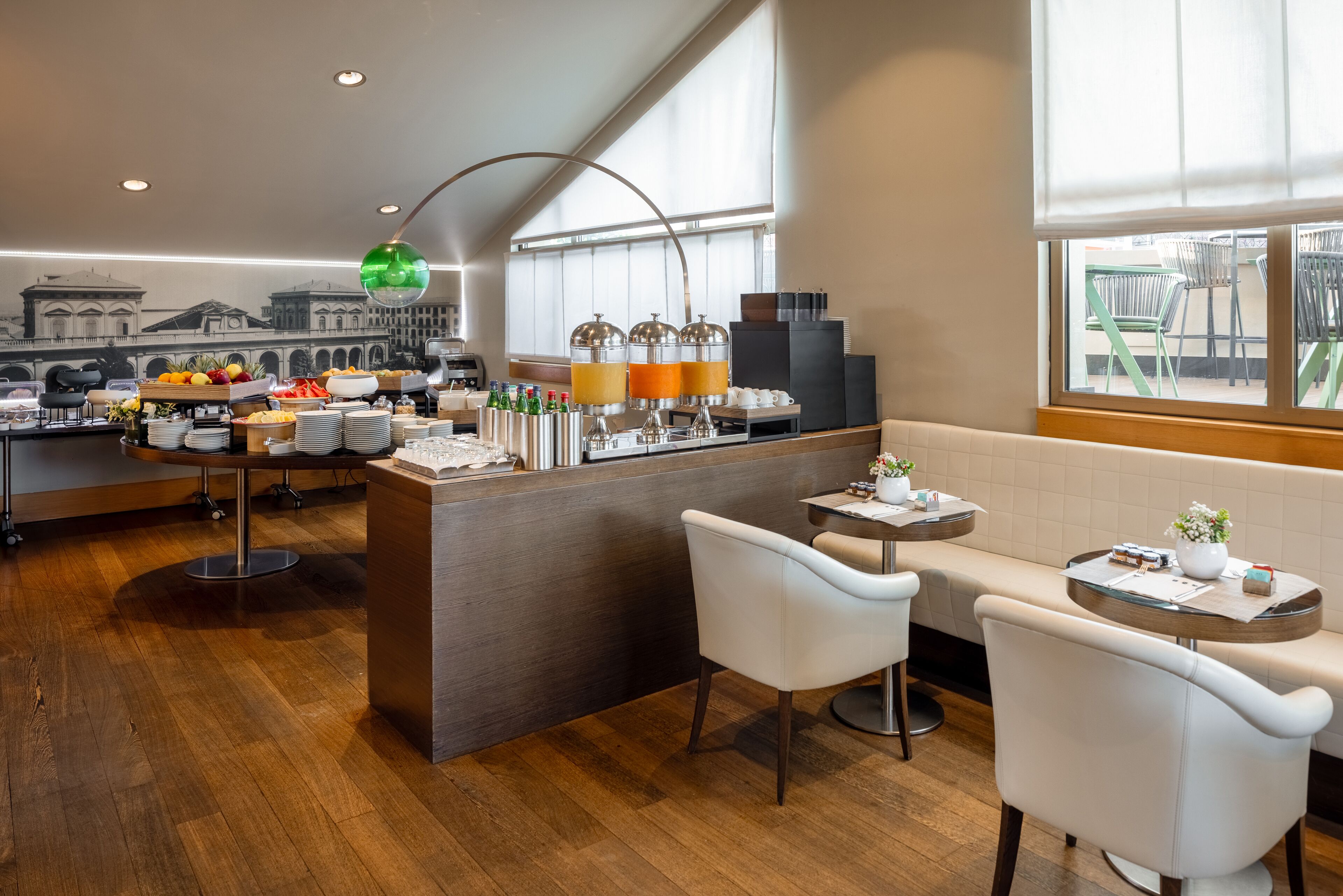 daily buffet breakfast for a fee