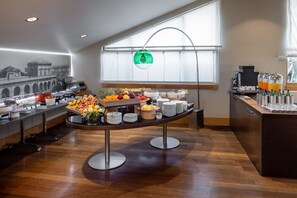 Desayuno buffet todos los días (con cargo) 