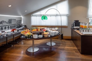 Daily buffet breakfast for a fee