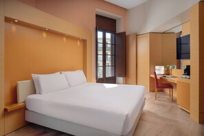 이그제큐티브 더블룸 | 고급 침구, 오리/거위털 이불, 객실 내 금고, 책상