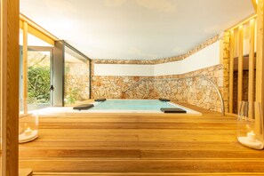 Baignoire à remous intérieure