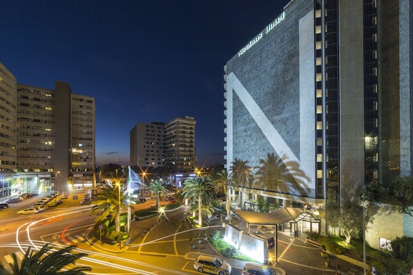 Façade de l’hébergement – soirée/nuit