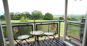 1 bedroom, in-room safe, individually decorated, individually furnished