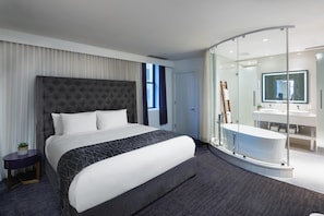 Egyptian cotton sheets, premium bedding, in-room safe, desk