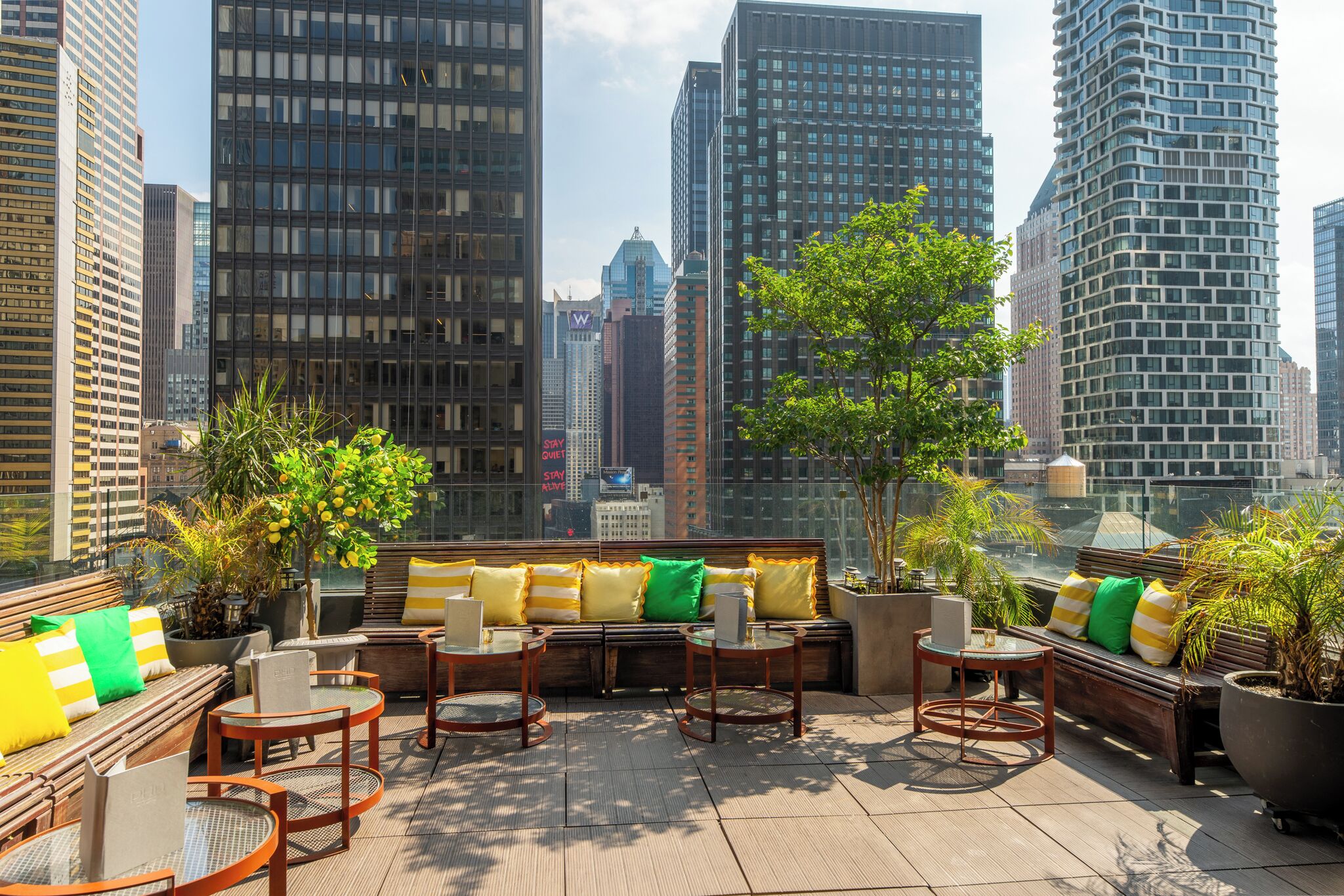 Breakfast, lunch, dinner served; Italian cuisine 