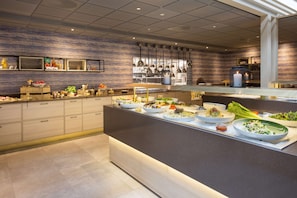 Dagelijks ontbijtbuffet (NOK 200 per persoon)