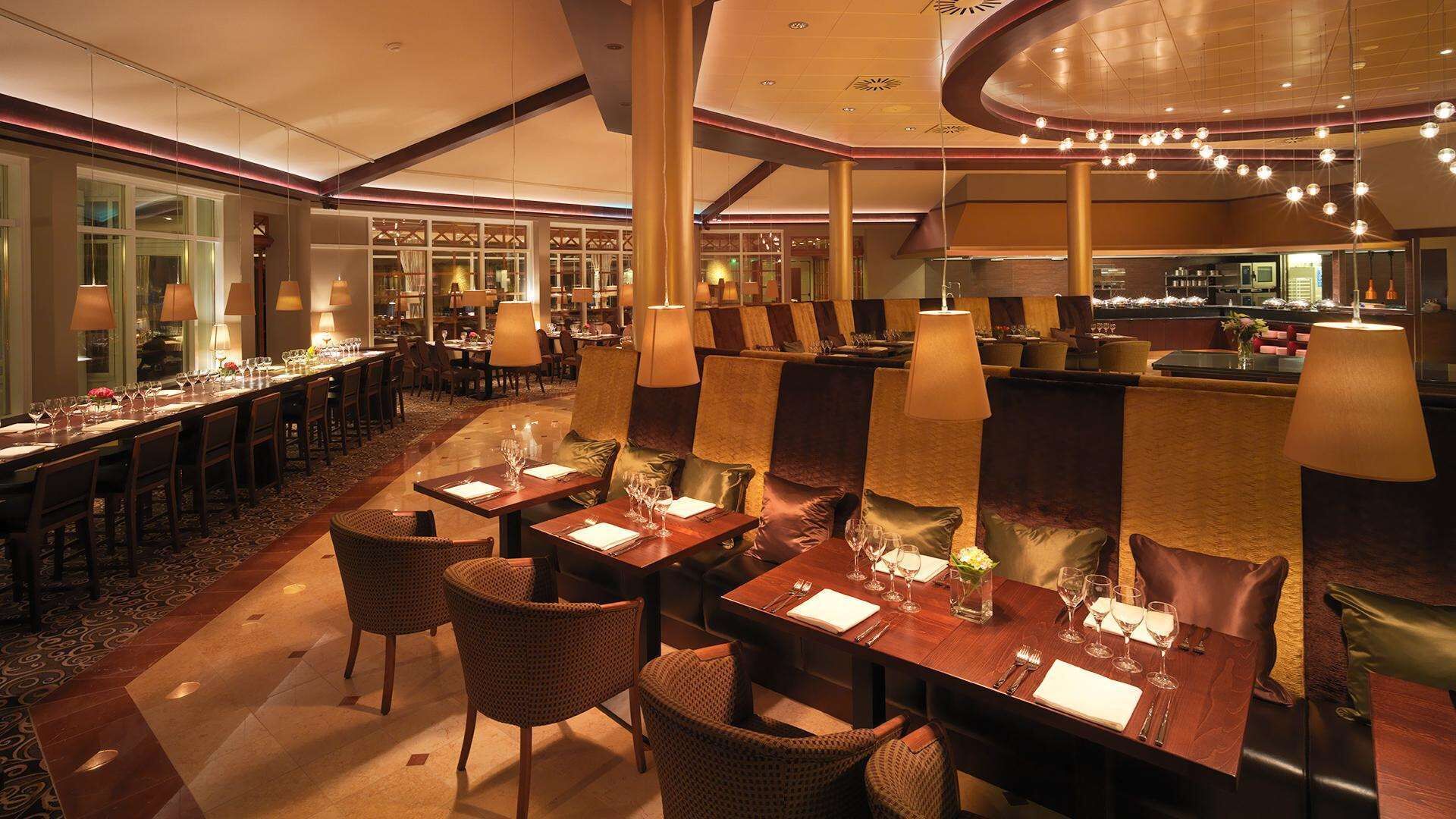 7 restaurants, breakfast, lunch, dinner served; modern european cuisine