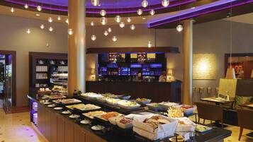 Free daily buffet breakfast