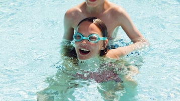 Couples treatment rooms, sauna, hot tub, steam room, Turkish bath