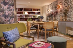 Sala de estar en el lobby