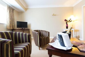 Superior-Suite | Verdunkelungsvorhänge, Bügeleisen/Bügelbrett, kostenloses WLAN