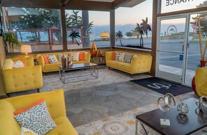 Lobby lounge - San Simeon Lodge (San Simeon)