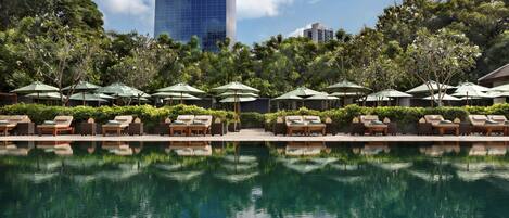 室外泳池;免費小屋、泳池傘